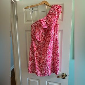 Lilly Pulitzer ruffle one shoulder dress. Excellent condition